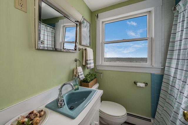 223 Giants Neck Road, East Lyme, CT 06357