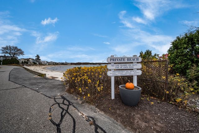 223 Giants Neck Road, East Lyme, CT 06357