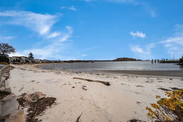 223 Giants Neck Road, East Lyme, CT 06357