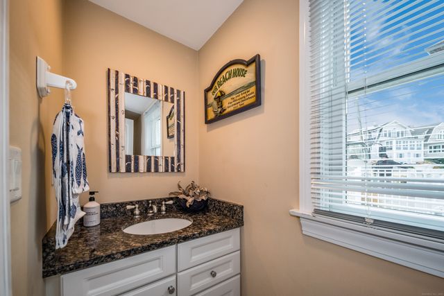 223 Giants Neck Road, East Lyme, CT 06357