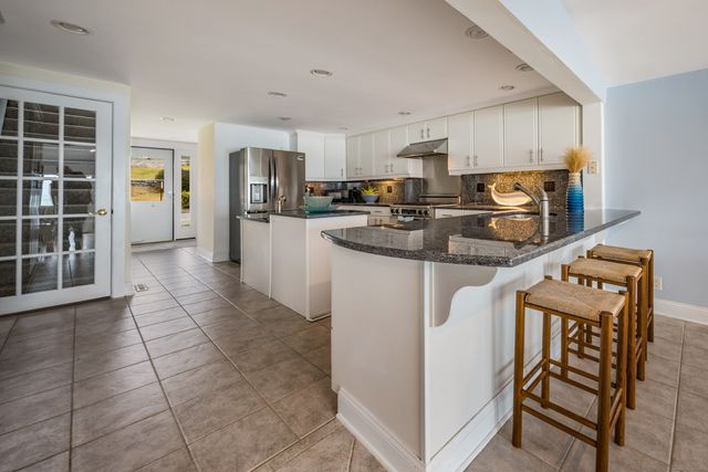 223 Giants Neck Road, East Lyme, CT 06357