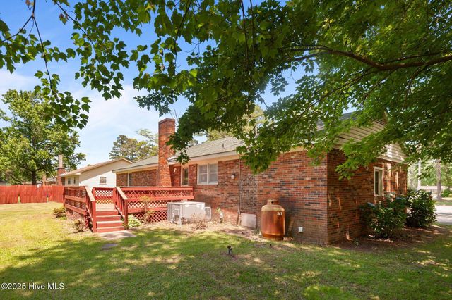 214 Allendale Drive, Greenville, NC 27834
