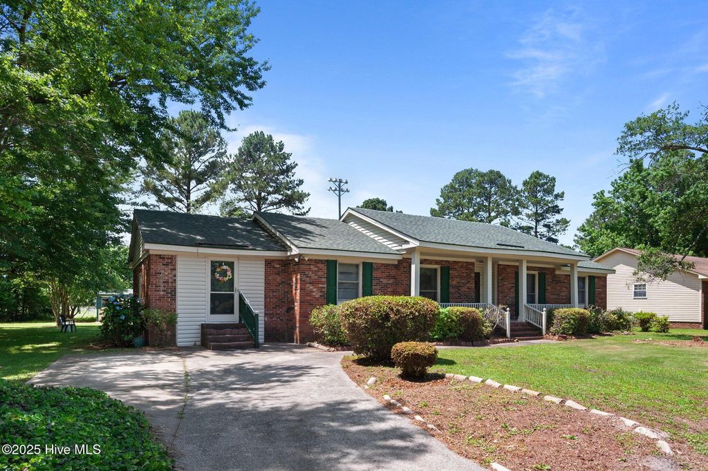214 Allendale Drive, Greenville, NC 27834
