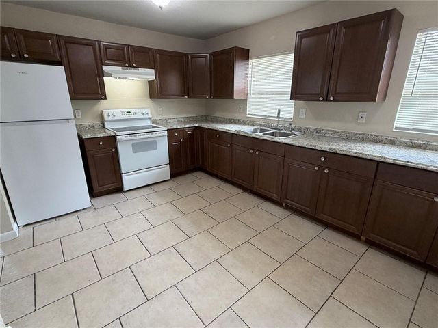609 WASHINGTON AVENUE, Lake Wales, FL 33853