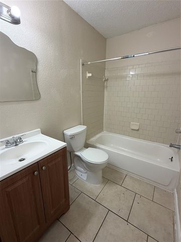 609 WASHINGTON AVENUE, Lake Wales, FL 33853