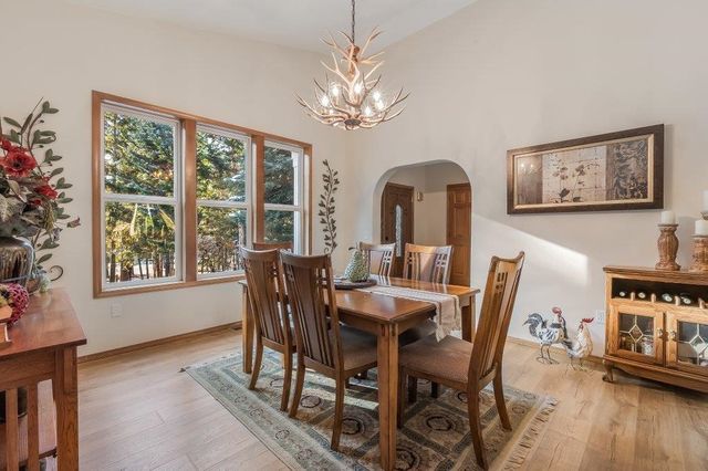 7001 E Chattaroy Rd, Chattaroy, WA 99003