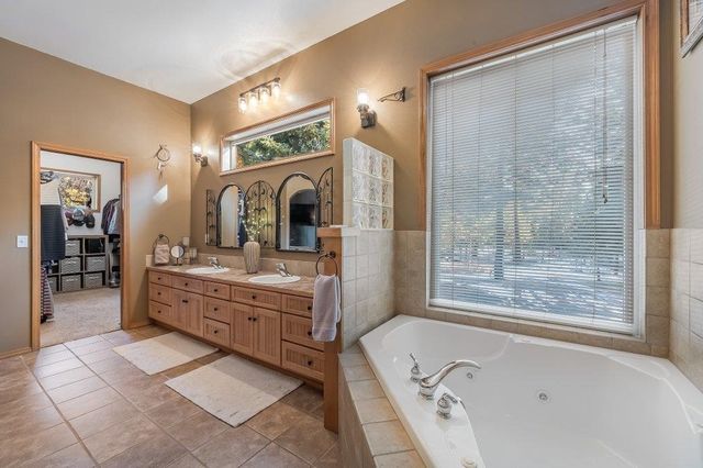 7001 E Chattaroy Rd, Chattaroy, WA 99003