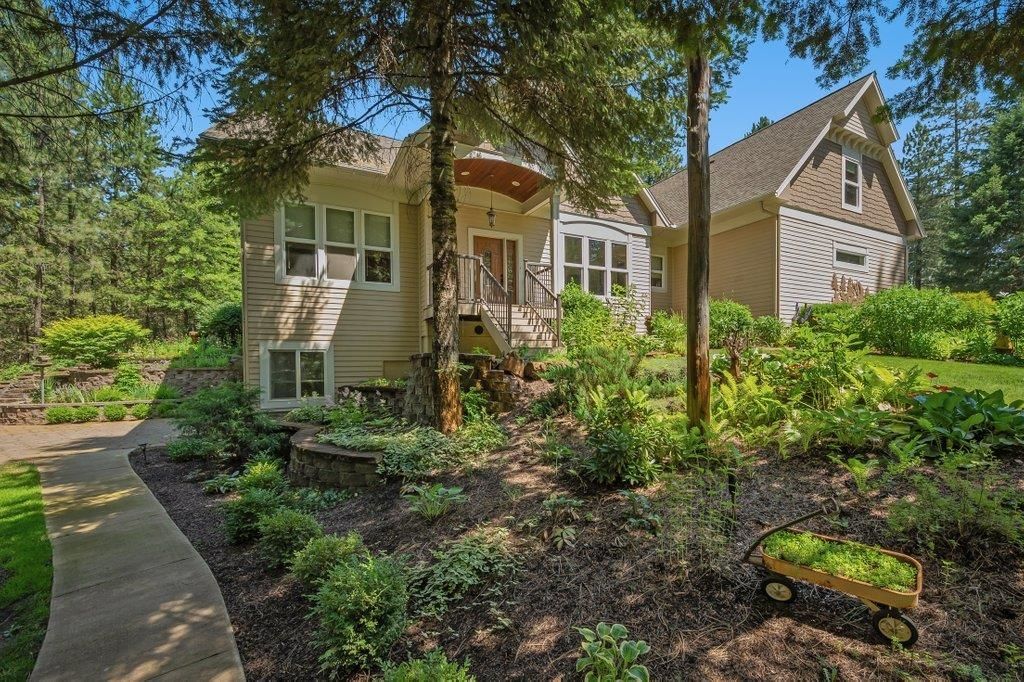 7001 E Chattaroy Rd, Chattaroy, WA 99003