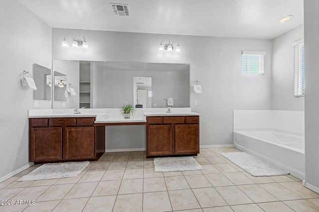 654 W FLINTLOCK Way, Chandler, AZ 85286