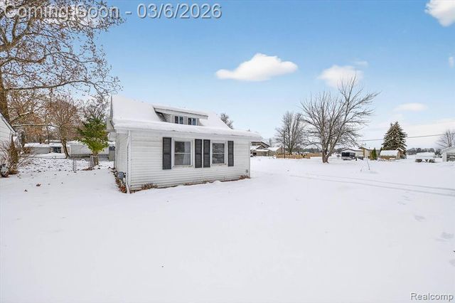 2754 Fishermans Drive, Highland, MI 48356