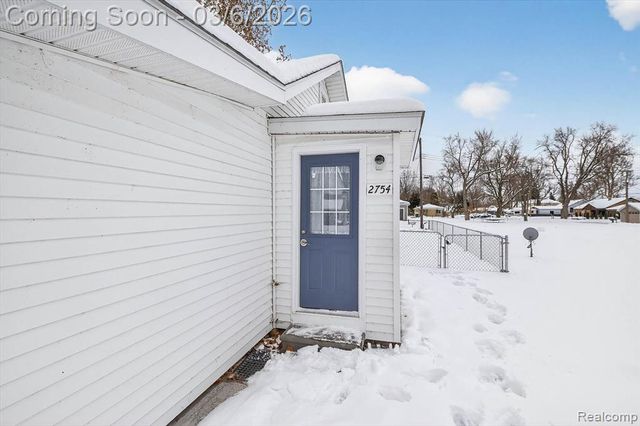 2754 Fishermans Drive, Highland, MI 48356