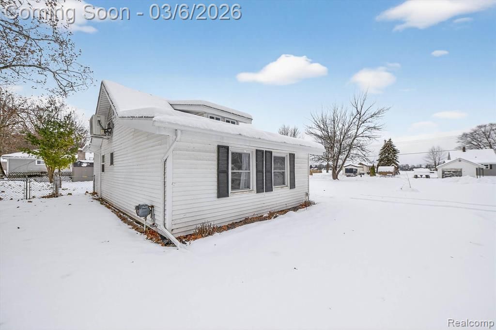 2754 Fishermans Drive, Highland, MI 48356