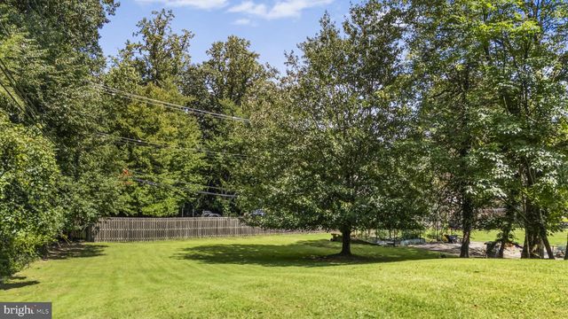 2949 LOVELL AVE, Broomall, PA 19008