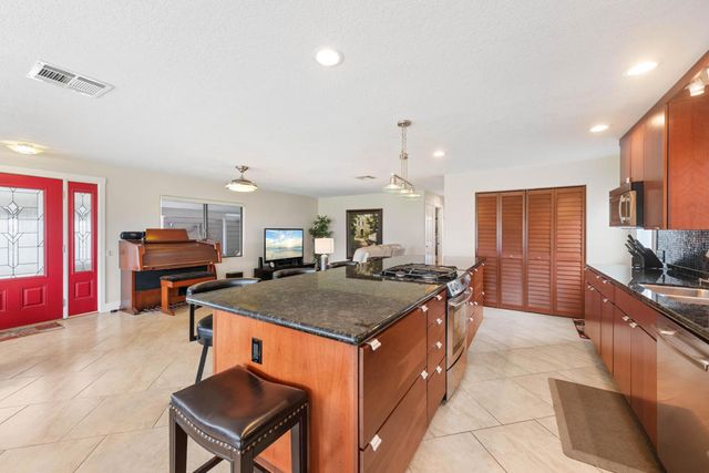 73721 Oak Flats Drive, Palm Desert, CA 92260