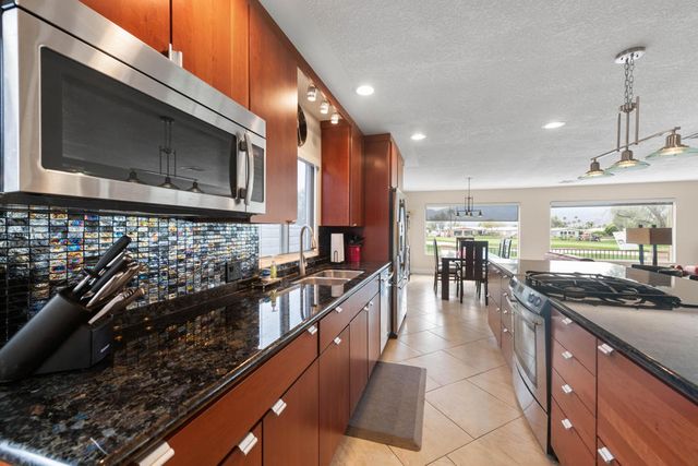 73721 Oak Flats Drive, Palm Desert, CA 92260