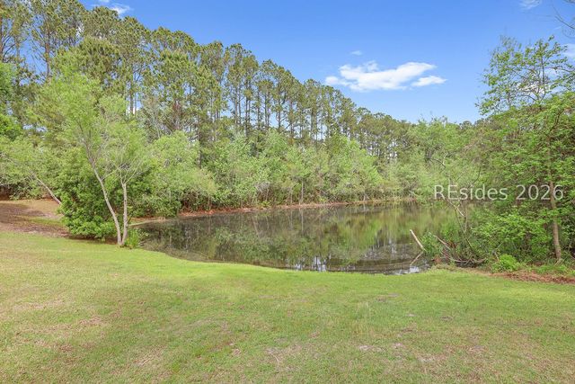 102 Pine Ridge Dr, Bluffton, SC 29910