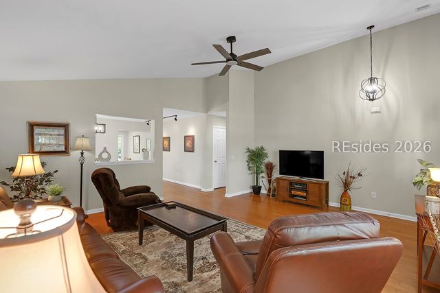 102 Pine Ridge Dr, Bluffton, SC 29910