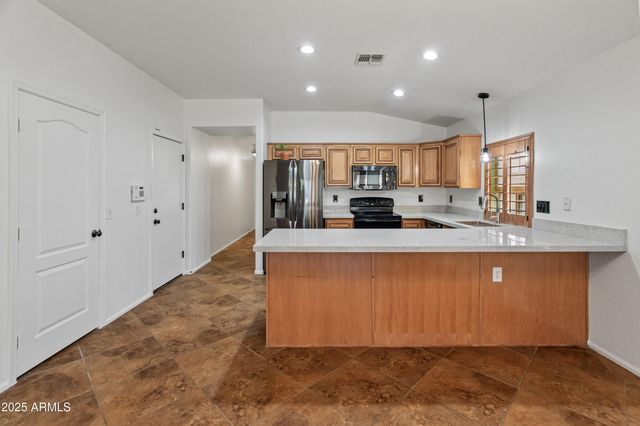 9852 W SALTER Drive, Peoria, AZ 85382