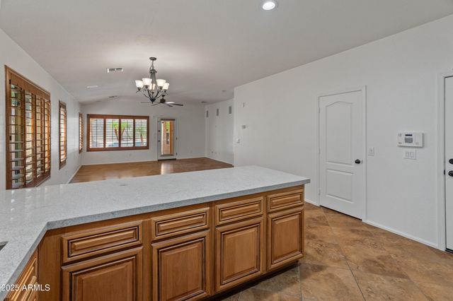 9852 W SALTER Drive, Peoria, AZ 85382