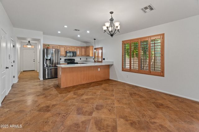 9852 W SALTER Drive, Peoria, AZ 85382