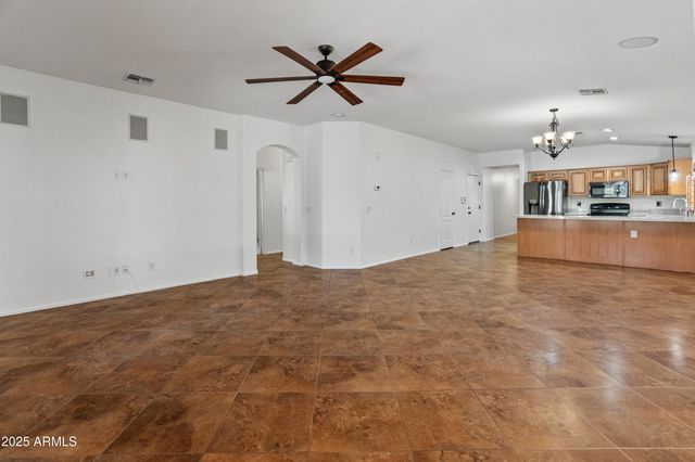 9852 W SALTER Drive, Peoria, AZ 85382