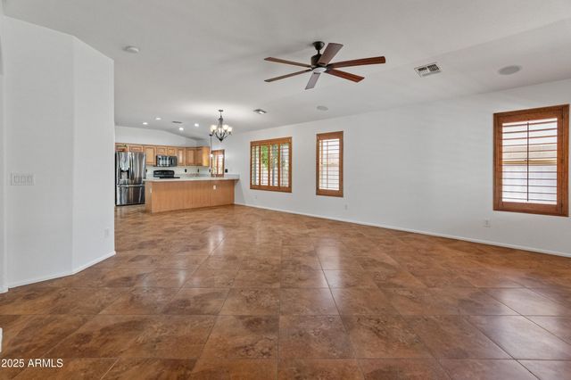 9852 W SALTER Drive, Peoria, AZ 85382