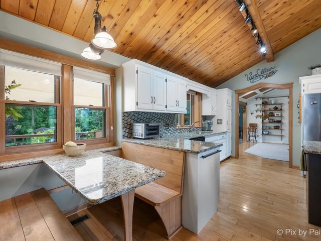 28 Tomahawk Trail, Oswego, IL 60543