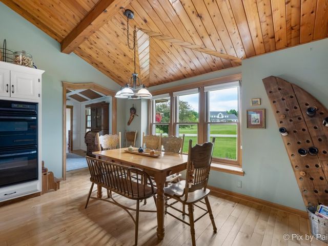 28 Tomahawk Trail, Oswego, IL 60543