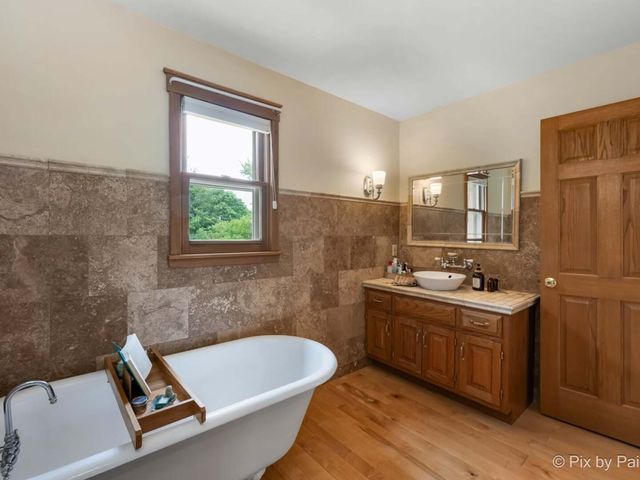 28 Tomahawk Trail, Oswego, IL 60543