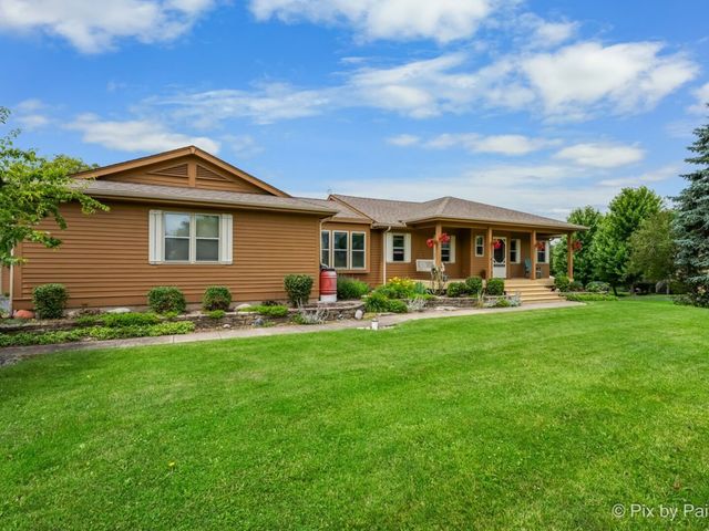 28 Tomahawk Trail, Oswego, IL 60543