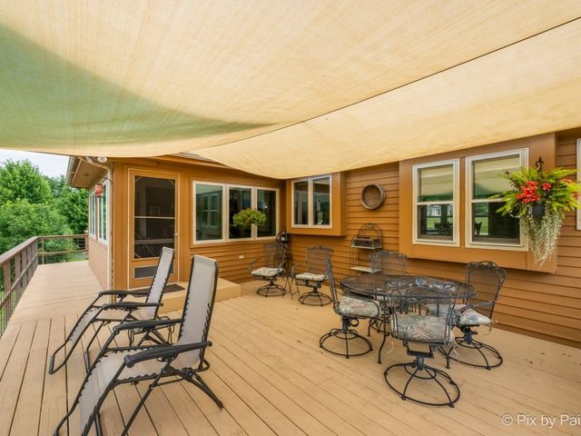 28 Tomahawk Trail, Oswego, IL 60543