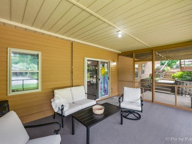 28 Tomahawk Trail, Oswego, IL 60543