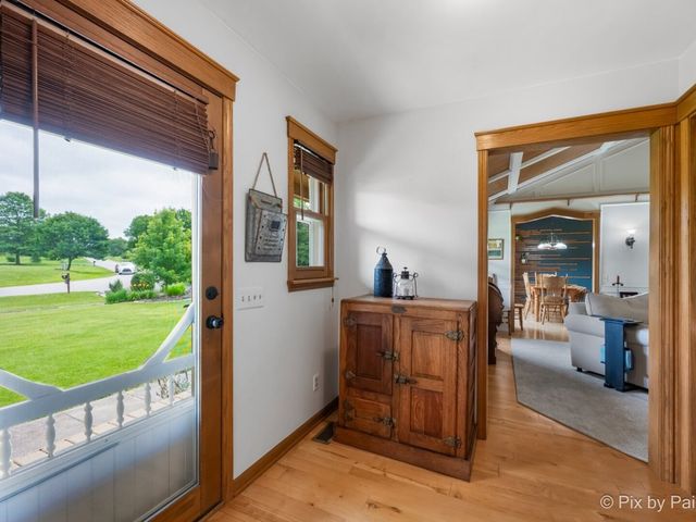 28 Tomahawk Trail, Oswego, IL 60543
