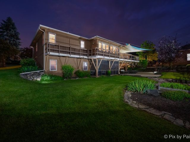 28 Tomahawk Trail, Oswego, IL 60543