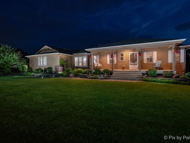 28 Tomahawk Trail, Oswego, IL 60543