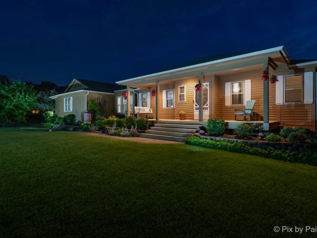 28 Tomahawk Trail, Oswego, IL 60543