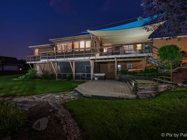28 Tomahawk Trail, Oswego, IL 60543