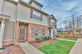 5449 Perlou Ln, Murfreesboro, TN 37128
