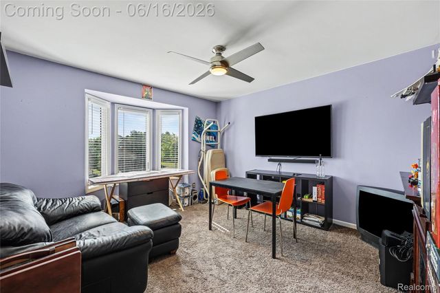 49033 Deerfield Park, Macomb Township, MI 48044