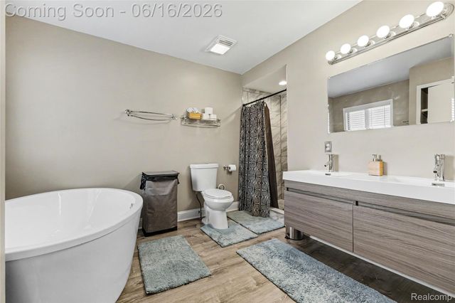 49033 Deerfield Park, Macomb Township, MI 48044