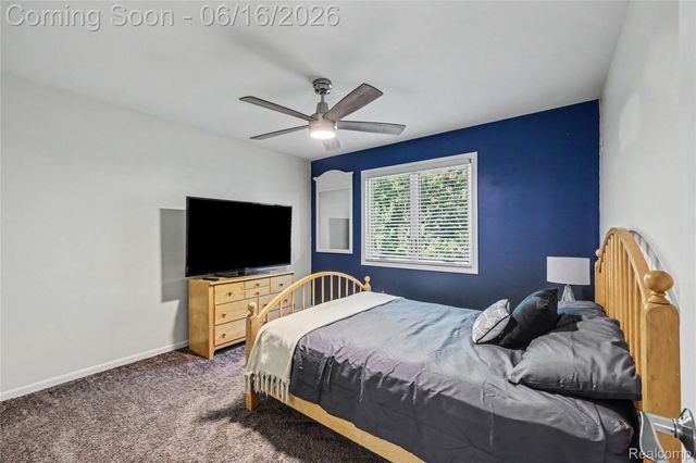 49033 Deerfield Park, Macomb Township, MI 48044