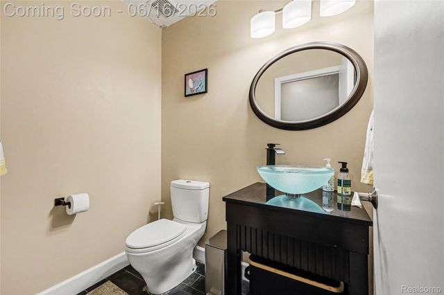 49033 Deerfield Park, Macomb Township, MI 48044
