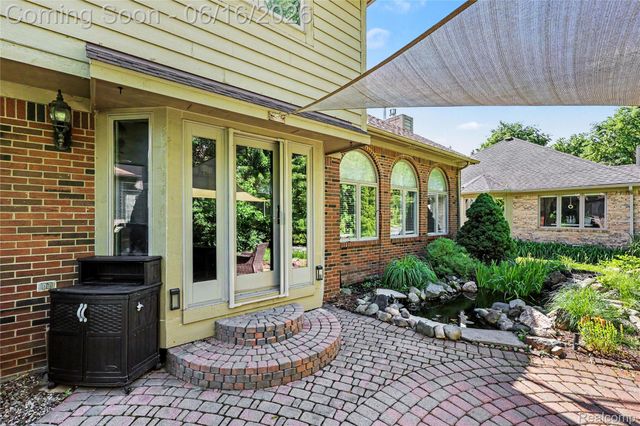 49033 Deerfield Park, Macomb Township, MI 48044