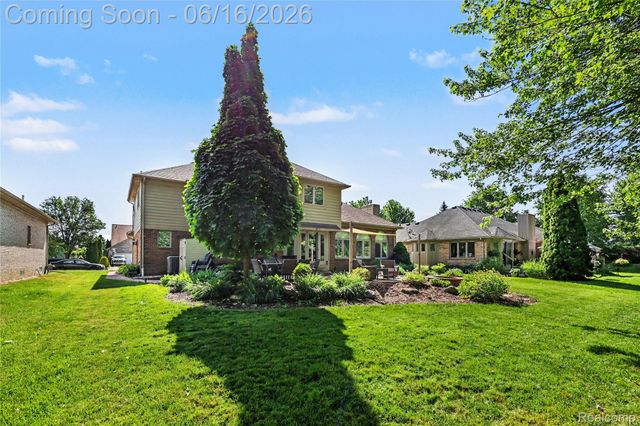 49033 Deerfield Park, Macomb Township, MI 48044