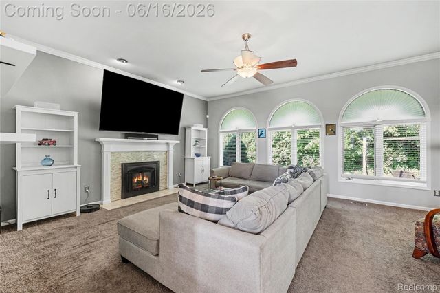 49033 Deerfield Park, Macomb Township, MI 48044