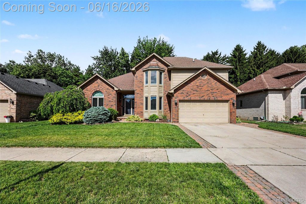 49033 Deerfield Park, Macomb Township, MI 48044