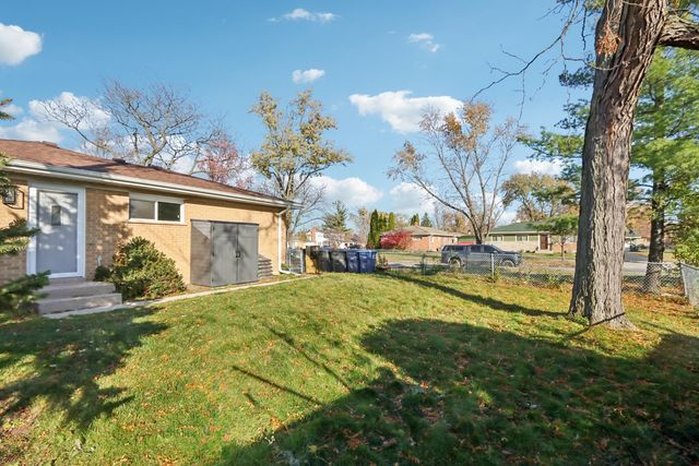866 Clark Lane, Des Plaines, IL 60016