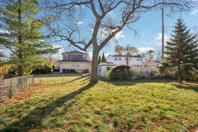 866 Clark Lane, Des Plaines, IL 60016