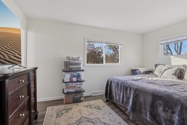 866 Clark Lane, Des Plaines, IL 60016