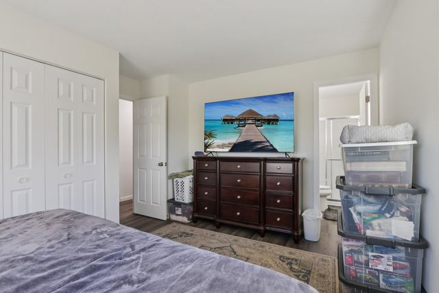 866 Clark Lane, Des Plaines, IL 60016